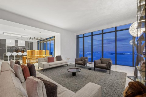 Condo in Miami, Florida, 3 bedrooms  № 2009747 - photo 14