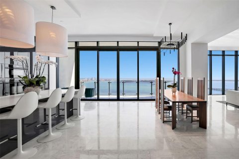 Condo in Miami, Florida, 3 bedrooms № 2009747