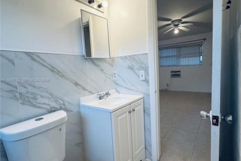 Снять в аренду коммерческую недвижимость в Холливуд, Флорида № 2002921 - фото 4