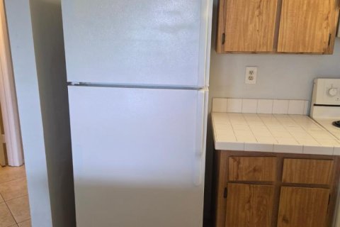 Condo in Coral Springs, Florida, 1 bedroom  № 2400026 - photo 8