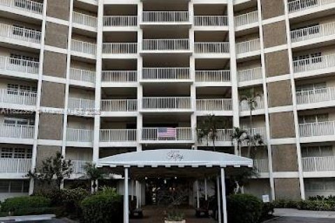 Купить кондоминиум в Помпано-Бич, Флорида 3 спальни, 159.42м2, № 1958496 - фото 1