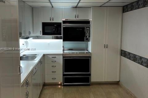 Купить кондоминиум в Помпано-Бич, Флорида 3 спальни, 159.42м2, № 1958496 - фото 5