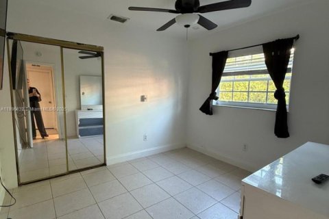 Купить виллу или дом в Норт-Лодердейл, Флорида 4 спальни, 125.05м2, № 2017001 - фото 22