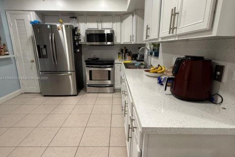 Купить виллу или дом в Норт-Лодердейл, Флорида 4 спальни, 125.05м2, № 2017001 - фото 17