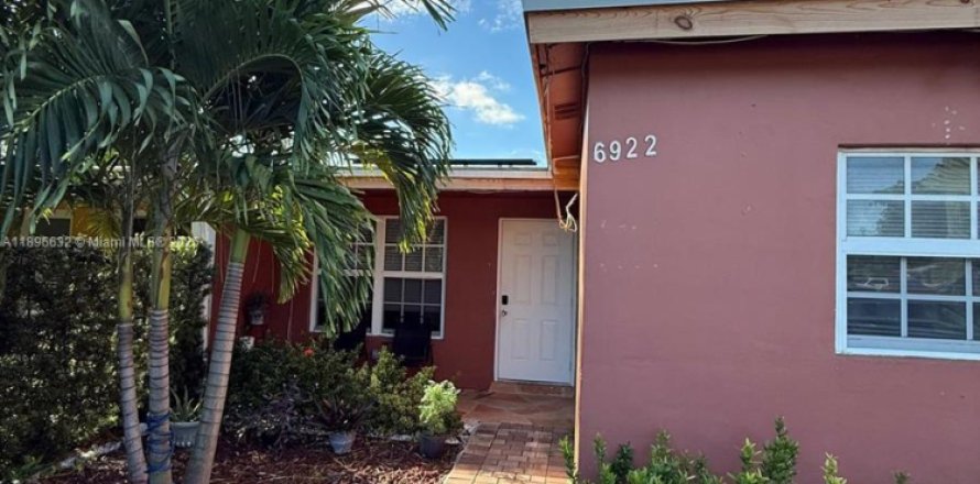 Дом в Норт-Лодердейл, Флорида 4 спальни, 125.05м2 № 2017001