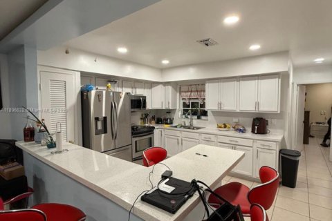 Купить виллу или дом в Норт-Лодердейл, Флорида 4 спальни, 125.05м2, № 2017001 - фото 15