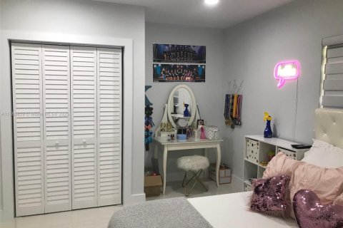 Villa ou maison à vendre à Miami Gardens, Floride: 3 chambres, 230.12 m2 № 1932924 - photo 19