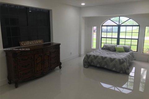 Villa ou maison à vendre à Miami Gardens, Floride: 3 chambres, 230.12 m2 № 1932924 - photo 14
