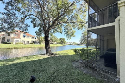 Condo in Weston, Florida, 2 bedrooms  № 2030487 - photo 25