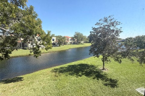 Condo in Weston, Florida, 2 bedrooms  № 2030487 - photo 27