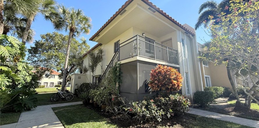 Condo in Weston, Florida, 2 bedrooms  № 2030487