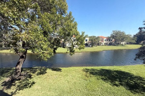 Condo in Weston, Florida, 2 bedrooms  № 2030487 - photo 20