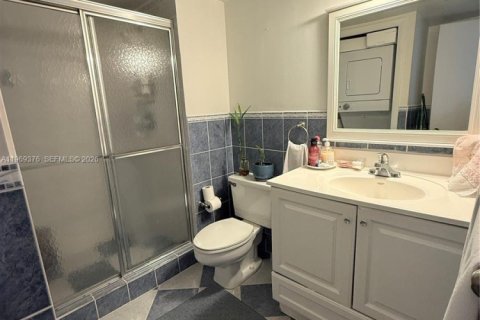 Condo in Weston, Florida, 2 bedrooms  № 2030487 - photo 14