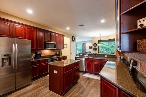 House in Land O' Lakes, Florida 5 bedrooms, 324.32 sq.m. № 2222240 - photo 29