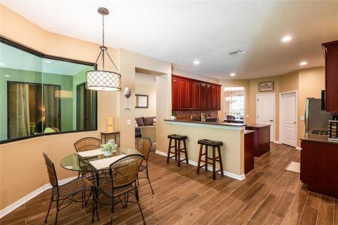 House in Land O' Lakes, Florida 5 bedrooms, 324.32 sq.m. № 2222240 - photo 25