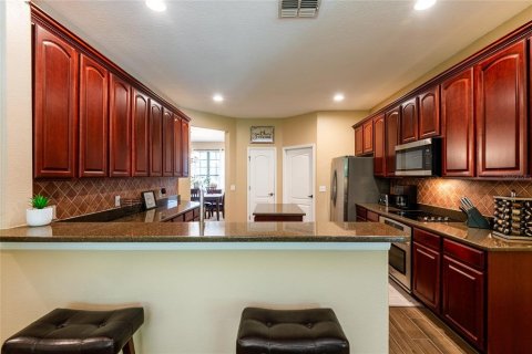 House in Land O' Lakes, Florida 5 bedrooms, 324.32 sq.m. № 2222240 - photo 26
