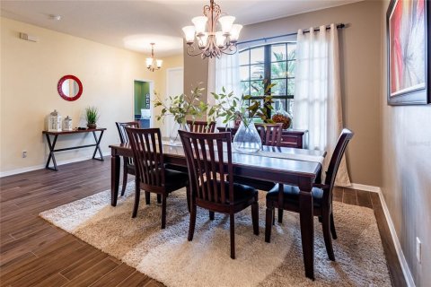 House in Land O' Lakes, Florida 5 bedrooms, 324.32 sq.m. № 2222240 - photo 19