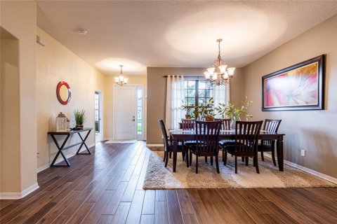 House in Land O' Lakes, Florida 5 bedrooms, 324.32 sq.m. № 2222240 - photo 21