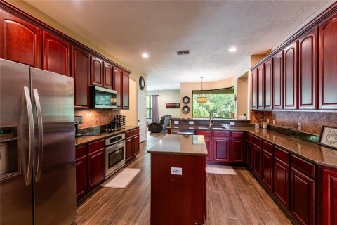 House in Land O' Lakes, Florida 5 bedrooms, 324.32 sq.m. № 2222240 - photo 22