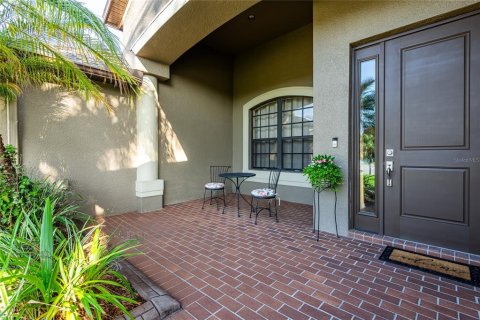House in Land O' Lakes, Florida 5 bedrooms, 324.32 sq.m. № 2222240 - photo 2