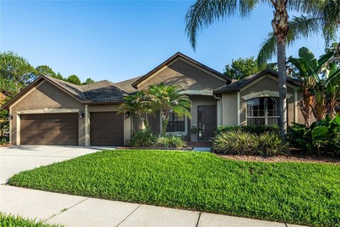 House in Land O' Lakes, Florida 5 bedrooms, 324.32 sq.m. № 2222240 - photo 5