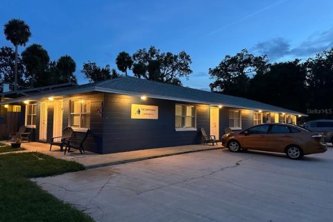 Immobilier commercial à vendre à Daytona Beach, Floride: 5 chambres, 267.56 m2 № 2303018 - photo 4