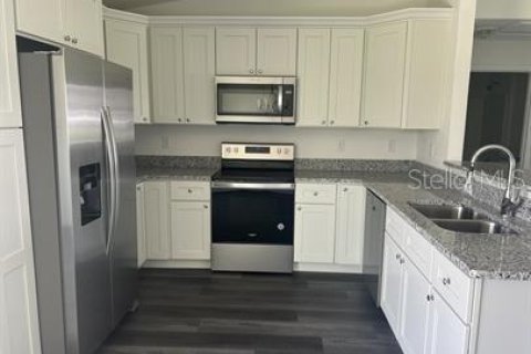 Casa en alquiler en Ocklawaha, Florida, 3 dormitorios, 122.54 m2 № 2424124 - foto 2