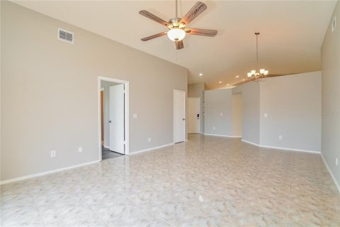 Casa en alquiler en Kissimmee, Florida, 3 dormitorios, 145.39 m2 № 1872813 - foto 2