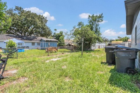 House in Winter Haven, Florida 3 bedrooms, 115.38 sq.m. № 1322034 - photo 11