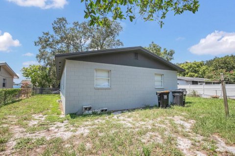House in Winter Haven, Florida 3 bedrooms, 115.38 sq.m. № 1322034 - photo 9