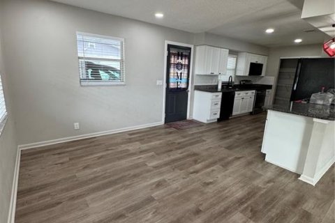 House in Winter Haven, Florida 3 bedrooms, 115.38 sq.m. № 1322034 - photo 6