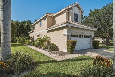 House in Port St. Lucie, Florida 3 bedrooms, 169.18 sq.m. № 2249913 - photo 2