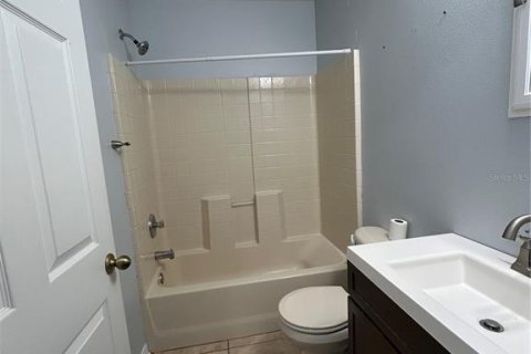 House in Orlando, Florida 4 bedrooms, 179.21 sq.m. № 1732936 - photo 12