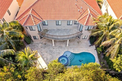 Villa ou maison à vendre à Cutler Bay, Floride: 5 chambres, 438.22 m2 № 2029740 - photo 8