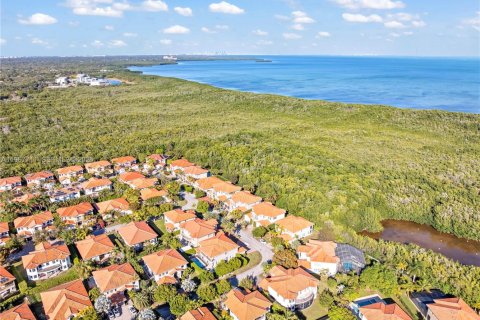 Villa ou maison à vendre à Cutler Bay, Floride: 5 chambres, 438.22 m2 № 2029740 - photo 17