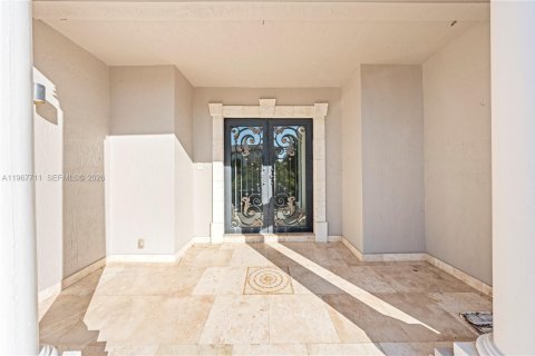 Villa ou maison à vendre à Cutler Bay, Floride: 5 chambres, 438.22 m2 № 2029740 - photo 6