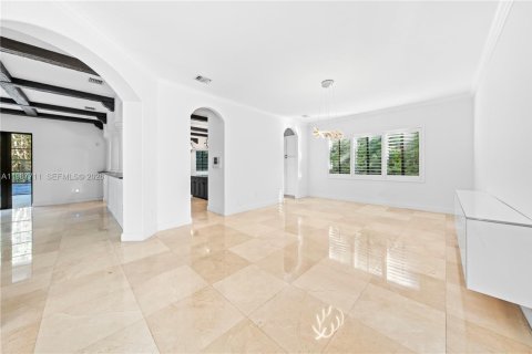 Villa ou maison à vendre à Cutler Bay, Floride: 5 chambres, 438.22 m2 № 2029740 - photo 25