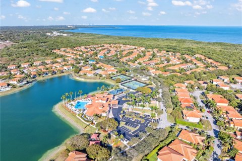 Villa ou maison à vendre à Cutler Bay, Floride: 5 chambres, 438.22 m2 № 2029740 - photo 14