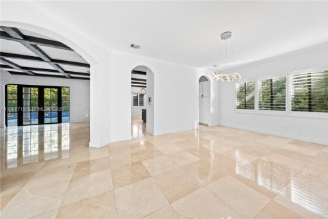 Villa ou maison à vendre à Cutler Bay, Floride: 5 chambres, 438.22 m2 № 2029740 - photo 24