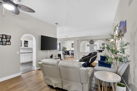 Villa ou maison à vendre à Apopka, Floride: 3 chambres, 172.33 m2 № 2389150 - photo 3