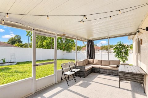 Villa ou maison à vendre à Apopka, Floride: 3 chambres, 172.33 m2 № 2389150 - photo 16