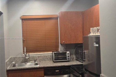 Condominio en alquiler en North Miami Beach, Florida, 1 dormitorio, 64.1 m2 № 2410894 - foto 6