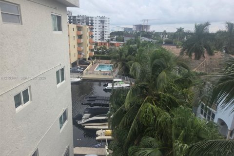 Condominio en alquiler en North Miami Beach, Florida, 1 dormitorio, 64.1 m2 № 2410894 - foto 11
