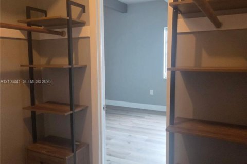 Condominio en alquiler en North Miami Beach, Florida, 1 dormitorio, 64.1 m2 № 2410894 - foto 14