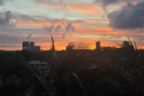 Condominio en North Miami Beach, Florida, 1 dormitorio  № 2410894