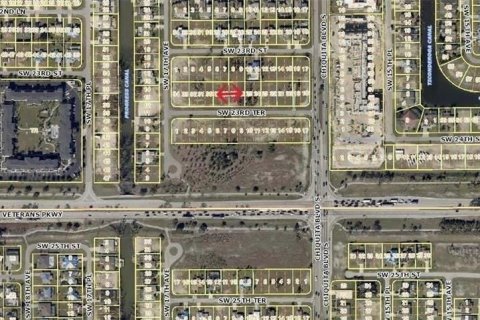 Terrain à Cape Coral, Floride № 2114333