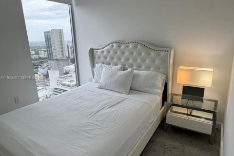 Condo in Miami, Florida, 2 bedrooms № 2000497 - photo 11