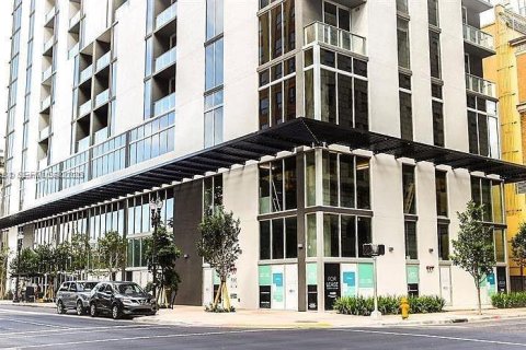 Condo in Miami, Florida, 2 bedrooms  № 2000497