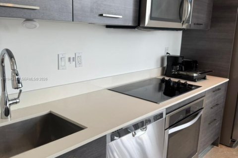 Condo in Miami, Florida, 2 bedrooms № 2000497 - photo 5