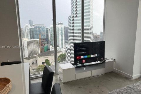 Condo in Miami, Florida, 2 bedrooms № 2000497 - photo 2